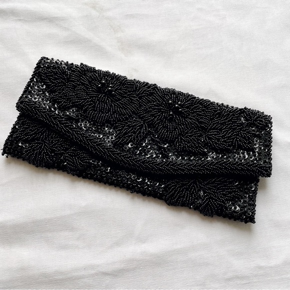 Vintage Handbags - Vintage beaded floral black clutch evening bag